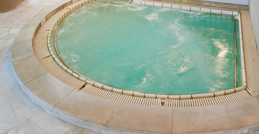 マッサージプール